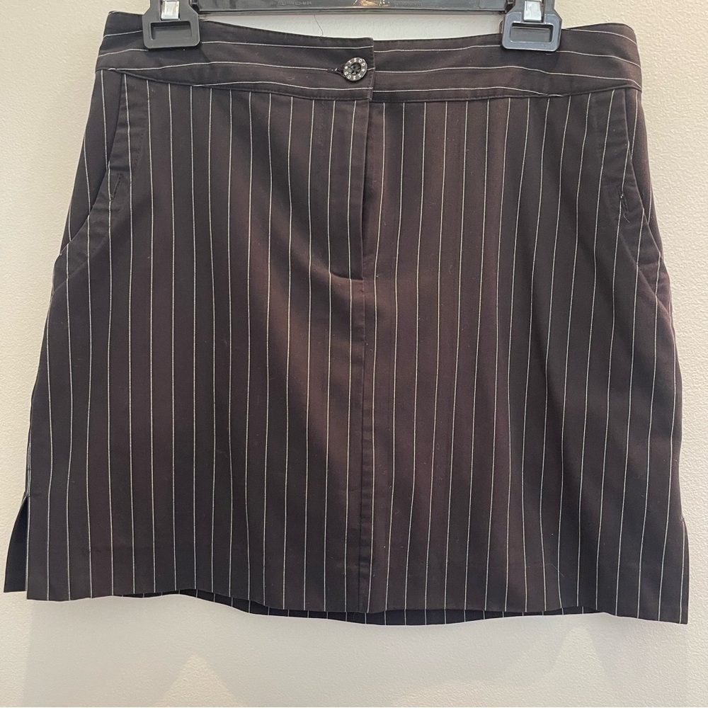 CP:  IZOD XFG Skorts Golf Pin Stripe short Skirt Size 4 Black White